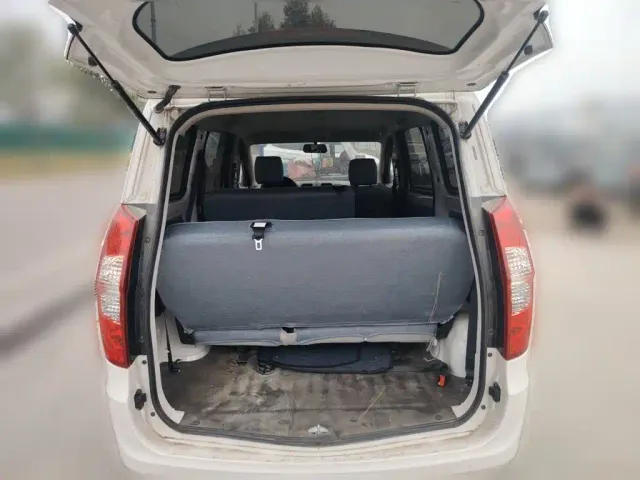Wuling Hongguang — Фото автомобиля 15