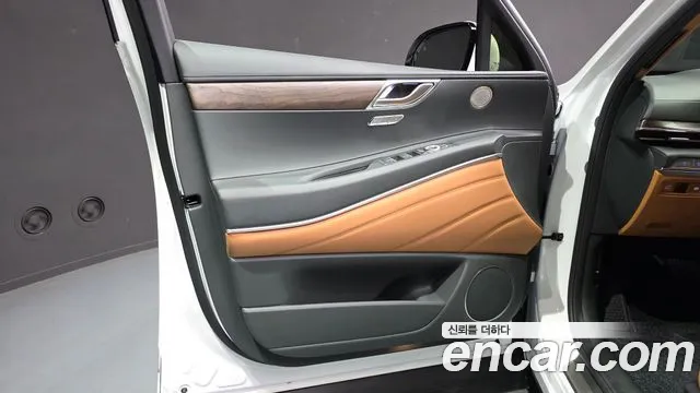 Genesis GV80 — Фото автомобиля 24
