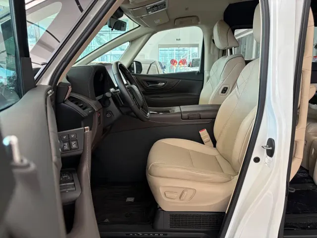 Toyota Alphard — Фото автомобиля 5