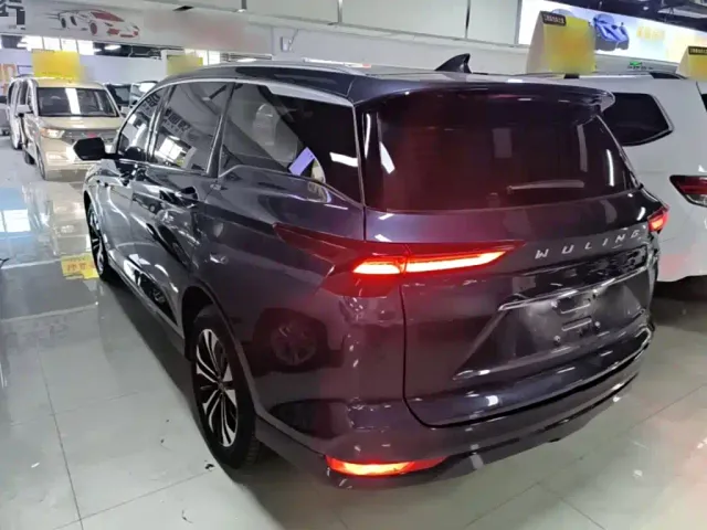 Wuling Victory — Фото автомобиля 4