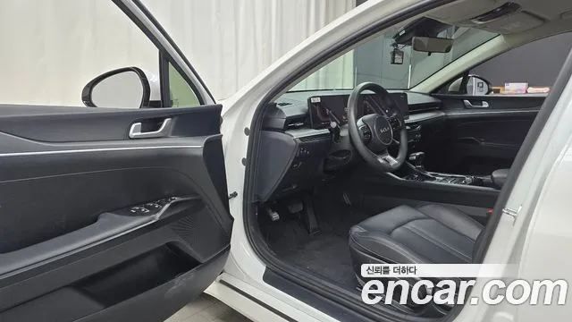 Kia K5 Новый K5 3 поколение 2.0 LPi(Для проката) — Фото автомобиля 10