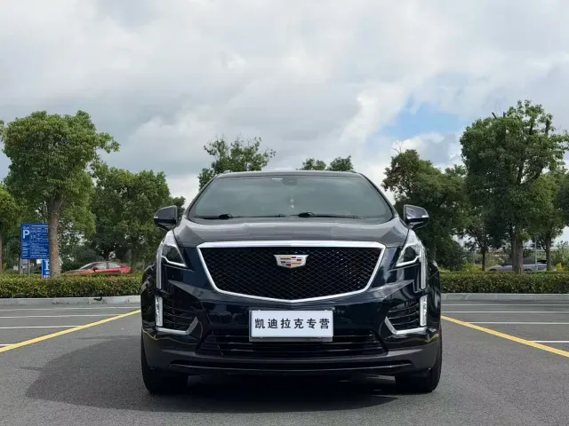 Cadillac XT5 — Фото автомобиля 2
