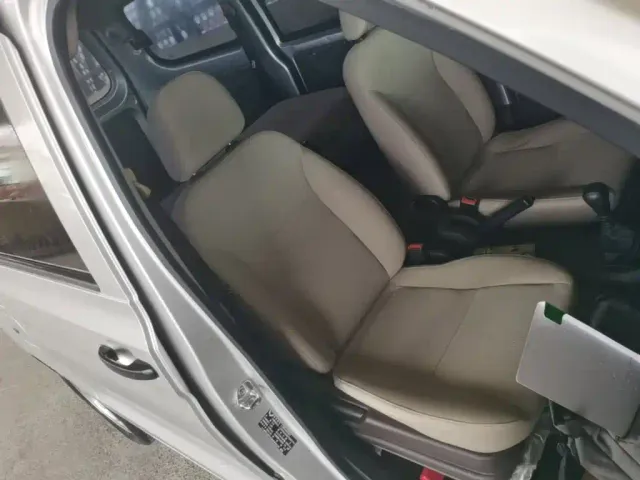 Wuling Hongguang V — Фото автомобиля 24