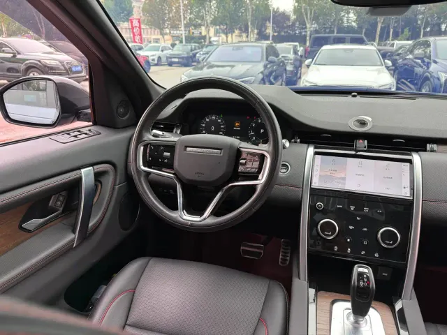 Land Rover Discovery Sport — Фото автомобиля 11