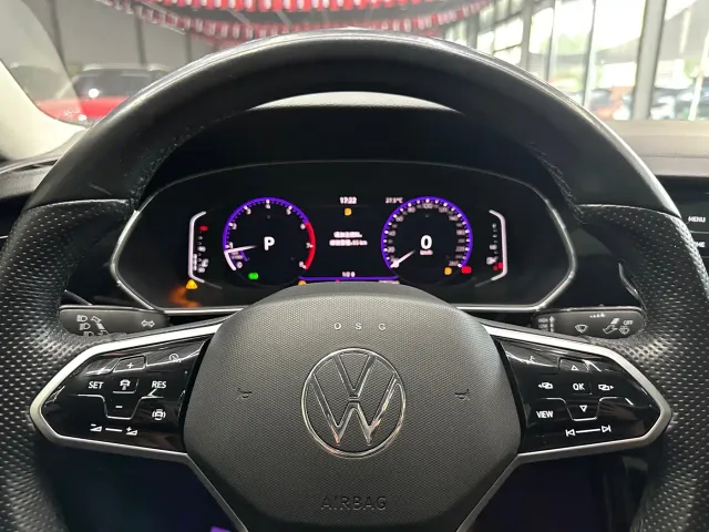 Volkswagen Passat — Фото автомобиля 17