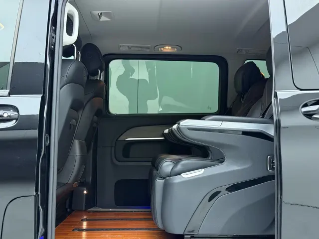 Mercedes-Benz V-Class — Фото автомобиля 8