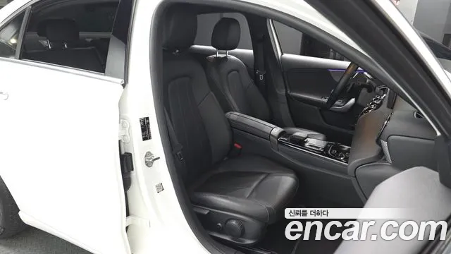 Mercedes-Benz A-Class — Фото автомобиля 26