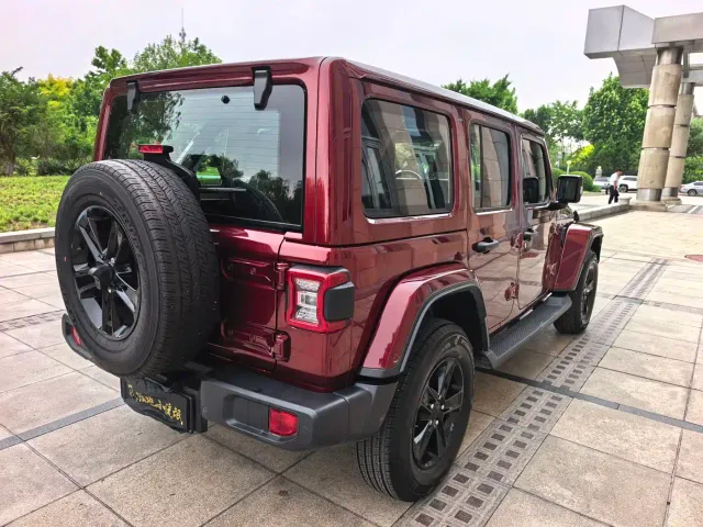 Jeep Wrangler — Фото автомобиля 11