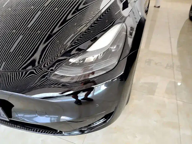 Tesla Model Y — Фото автомобиля 23
