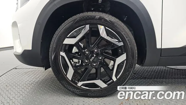 Kia Seltos Бензин 1.6 турбо 2WD — Фото автомобиля 4