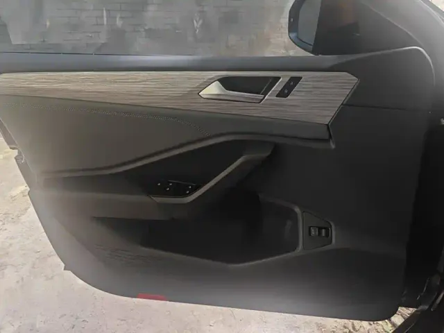 Volkswagen Sagitar — Фото автомобиля 7