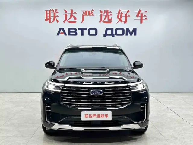 Ford Explorer — Фото автомобиля 2