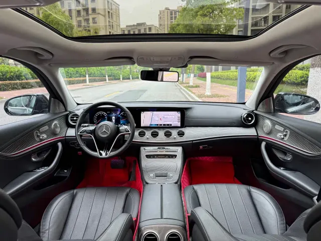 Mercedes-Benz E-Class — Фото автомобиля 5