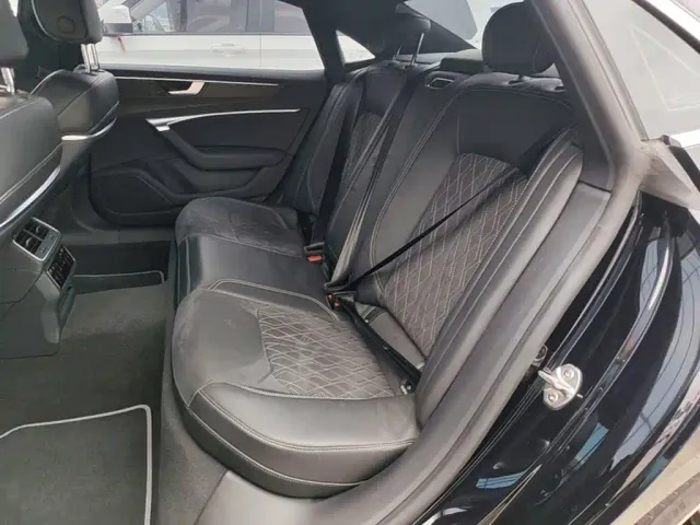Audi A7L — Фото автомобиля 16