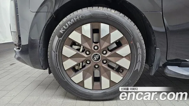 Hyundai Staria Staria 4WD Lounge 7 мест — Фото автомобиля 5