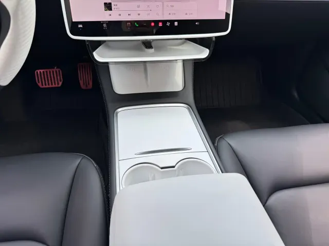 Tesla Model 3 — Фото автомобиля 13