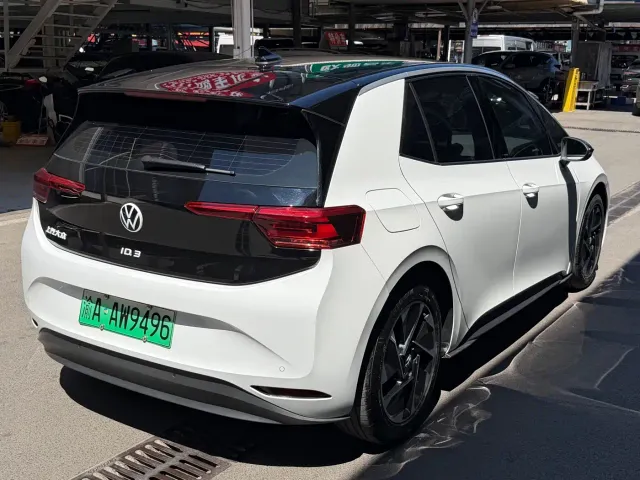 Volkswagen ID.3 — Фото автомобиля 4