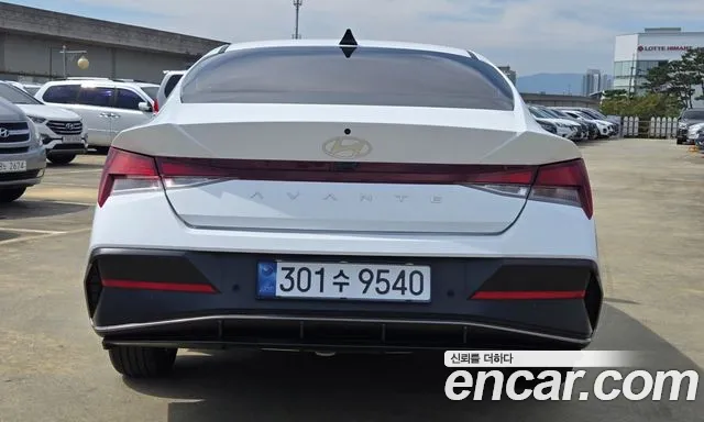 Hyundai Avante CN7 — Фото автомобиля 2