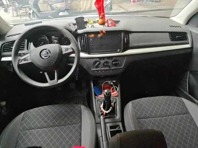 Škoda Kamiq 2021 1.5L Manual Standard — Фото автомобиля 12