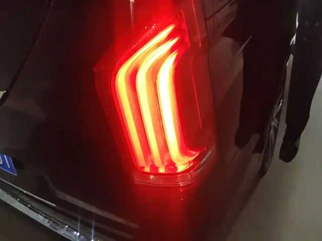 Mercedes-Benz V-Class — Фото автомобиля 7