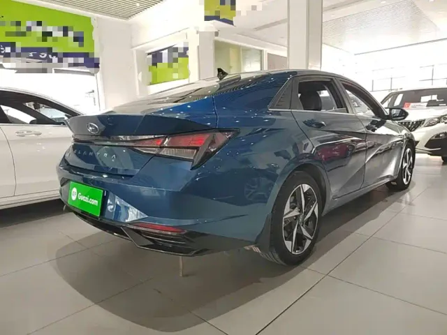 Hyundai Elantra — Фото автомобиля 6