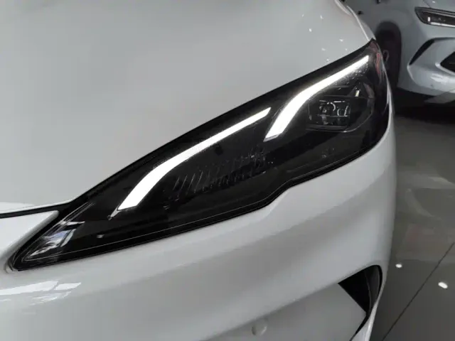 BYD Seal 05 DM-i — Фото автомобиля 23
