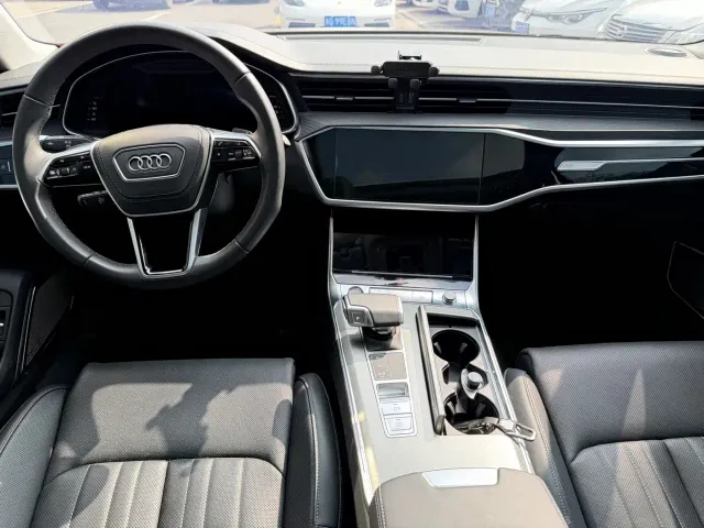 Audi A6L — Фото автомобиля 4