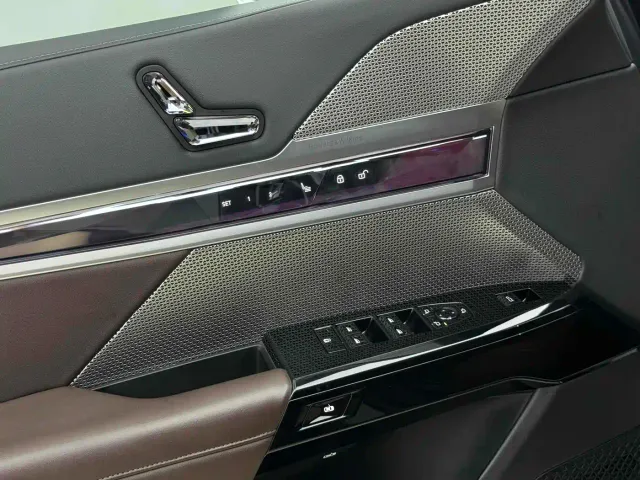 BMW 7 Series — Фото автомобиля 7