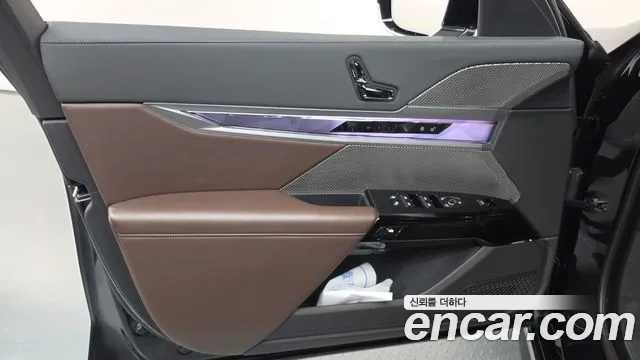BMW 7 Series G70 — Фото автомобиля 13