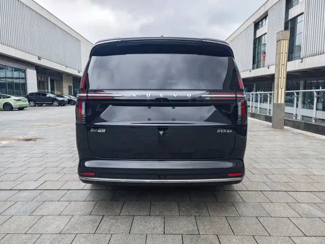 Volvo EM90 — Фото автомобиля 12