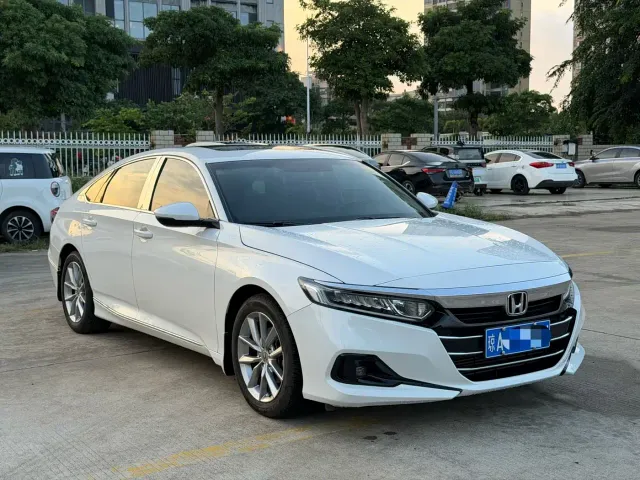 Honda Accord — Фото автомобиля 3