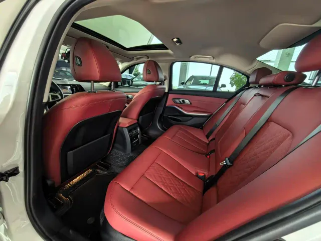 BMW 3 Series — Фото автомобиля 12