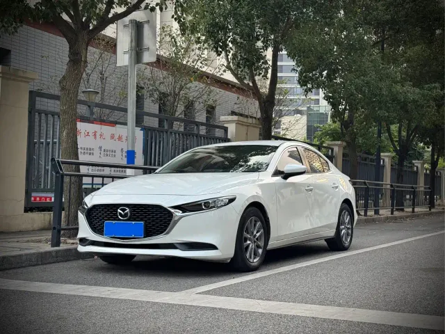 Фотография автомобиля — Mazda Axela