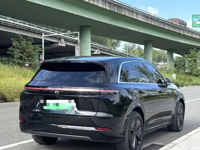 Li Auto L7 — Фото автомобиля 7