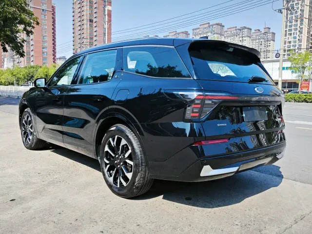 Ford Edge — Фото автомобиля 8