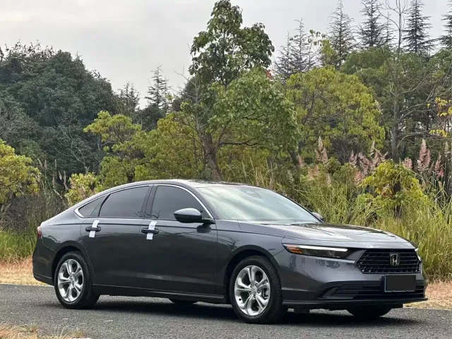 Honda Accord — Фото автомобиля 3