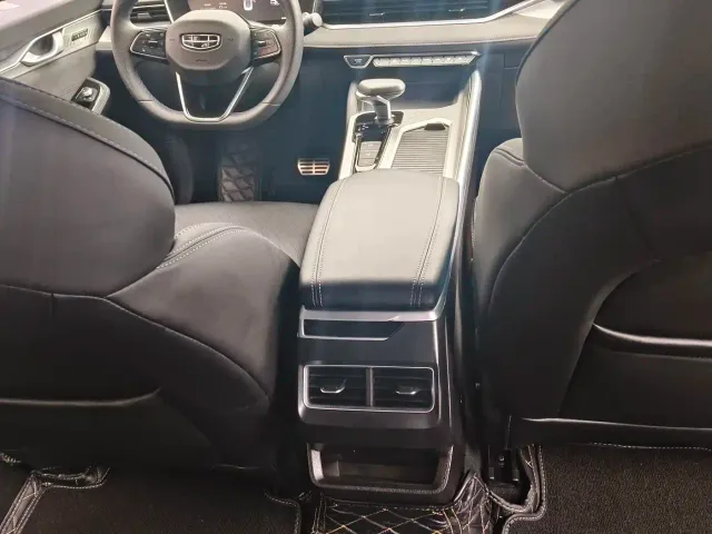 Geely Xingrui — Фото автомобиля 9