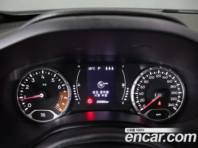Jeep Renegade — Фото автомобиля 6