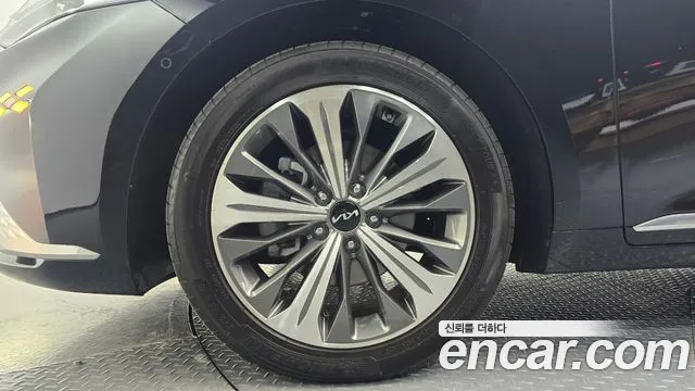 Kia K8 Hybrid — Фото автомобиля 5