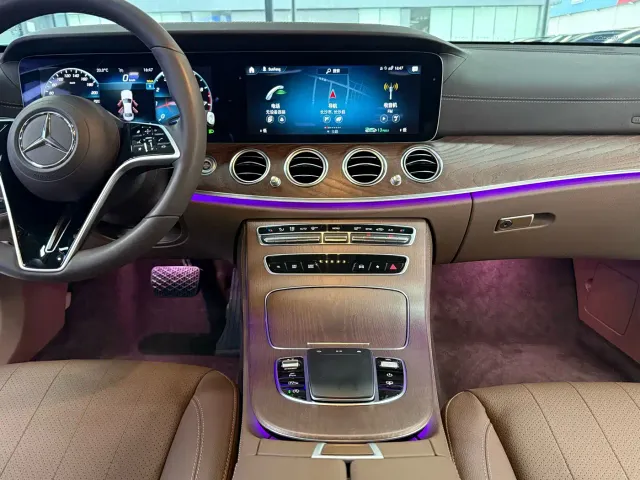 Mercedes-Benz E-Class — Фото автомобиля 8