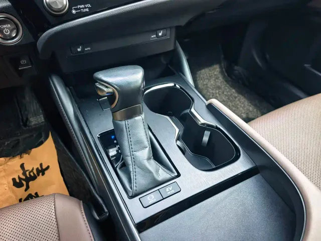 Lexus ES — Фото автомобиля 23