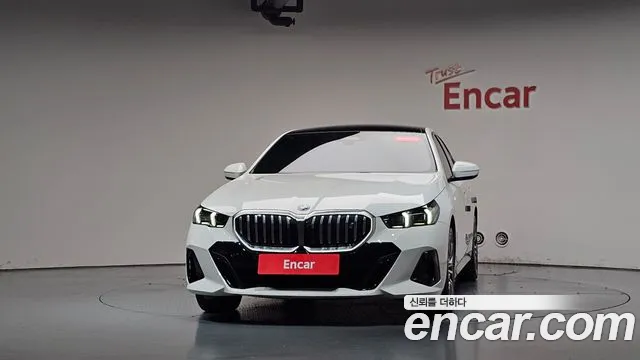 BMW i5 G60 — Фото автомобиля 3