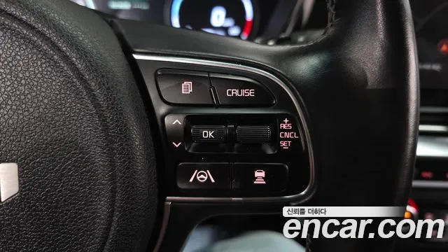 Kia Niro — Фото автомобиля 21