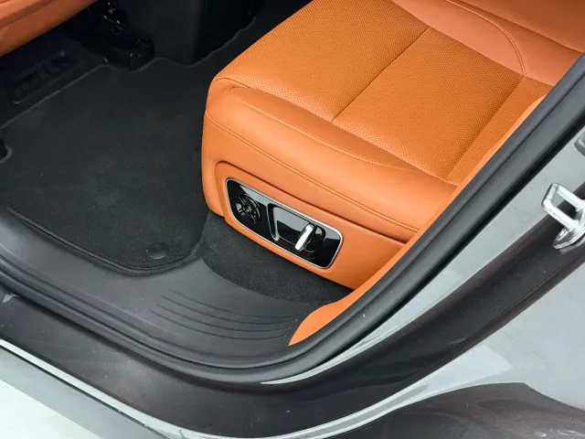 Li Auto L7 — Фото автомобиля 11