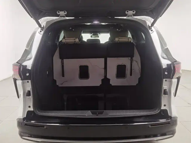 Toyota Sienna — Фото автомобиля 16