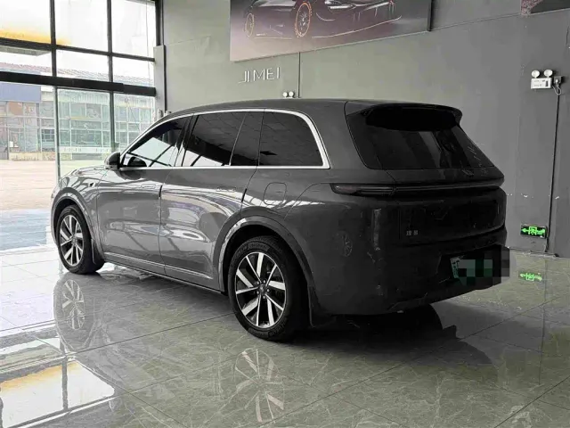 Li Auto Li L8 2023 Pro — Фото автомобиля 4