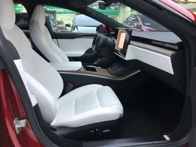 Tesla Model S 2023 Dual Motor All-Wheel Drive Edition — Фото автомобиля 9