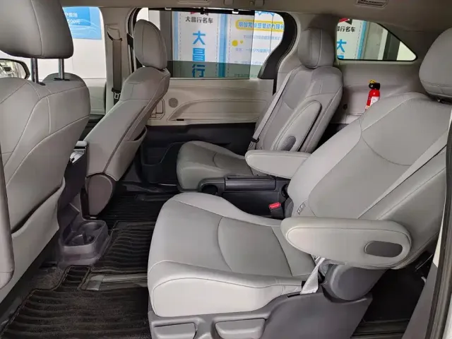 Toyota Granvia — Фото автомобиля 8