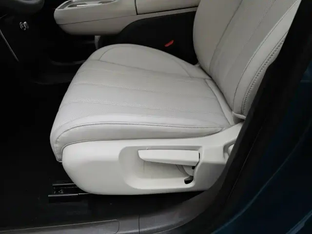 GAC Aion UT — Фото автомобиля 20