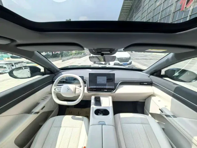 Dongfeng eπ 008 — Фото автомобиля 15